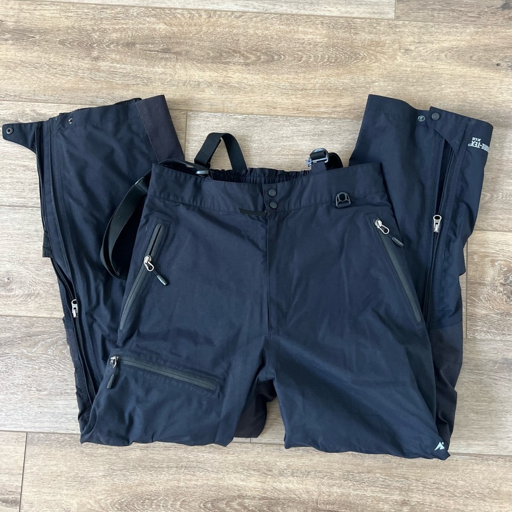 ✨ Eastern Mountain Sports Snow Pants✨